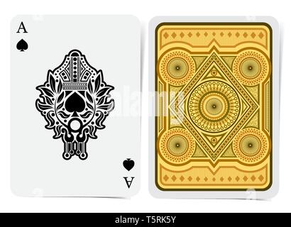 Ace of Spades Gesicht mit Spaten im inneren Kranz mit Krone und zurück mit Golden Brown geometrische Muster entsprechen. Vektor Karte Vorlage Stock Vektor