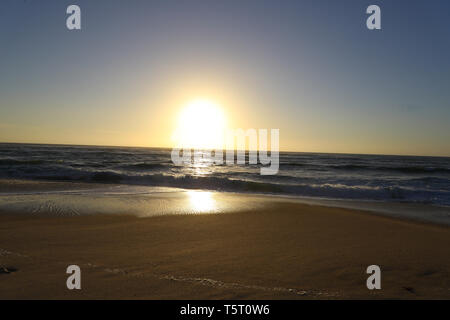 Der Strand in Swakopmund, Namibia auf den Atlantischen Ozean. Stockfoto