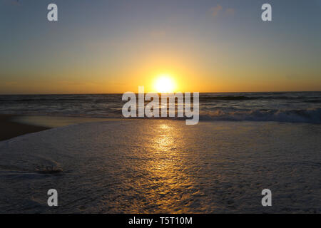 Der Strand in Swakopmund, Namibia auf den Atlantischen Ozean. Stockfoto