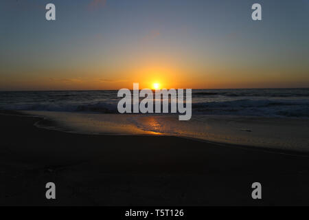 Der Strand in Swakopmund, Namibia auf den Atlantischen Ozean. Stockfoto