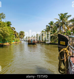 Blick auf den Platz der traditionellen riceboats in Kerala, Indien. Stockfoto