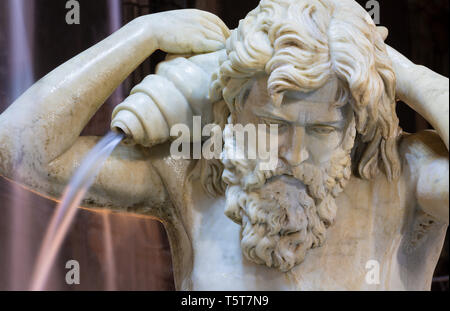Catania - Die nächtlichen Detail der von Tito Brunnen Amenano von Tito Angelini (1837). Stockfoto