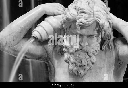Catania - Die nächtlichen Detail der von Tito Brunnen Amenano von Tito Angelini (1837). Stockfoto