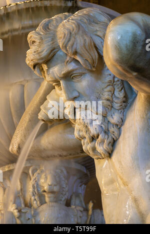 Catania - Die nächtlichen Detail der von Tito Brunnen Amenano von Tito Angelini (1837). Stockfoto