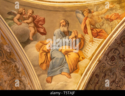 Rome, Italien - 10 April, 2018: Der Prophet Jeremia aus der Kuppel der Basilika Collegiata di San Sebastiano von Pietro Paolo Vasta (1745). Stockfoto