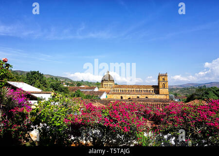 Schöne Landschaft von Barichara Kirche und Stadt in Santander, Kolumbien Stockfoto