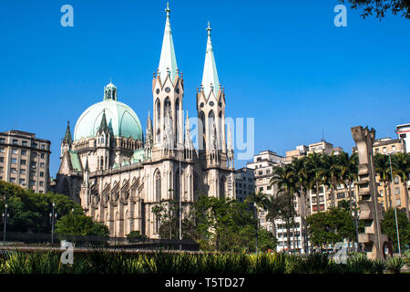 São Paulo, Brasilien, 08.November 2011. Blick auf Se Kathedrale in Sao Paulo, Brasilien. Se Kathedrale wurde im Jahr 1913 im neo-gotischen Stil erbaut Stockfoto