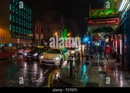 Dublin, Irland - März 2019. Die berühmte Dubliner Pubs am Vorabend des St. Patrick's Day in Dublin Stockfoto