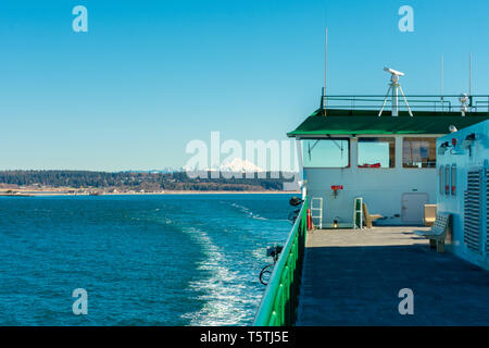 Mount Baker gesehen aus Washington State Ferry Stockfoto