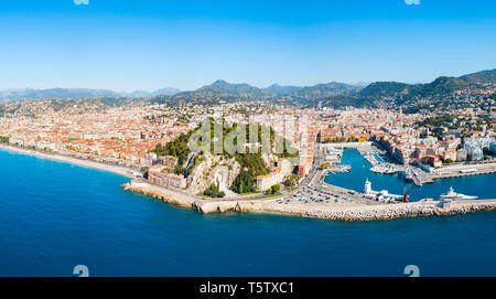 Schöne Antenne Panoramablick. Nizza ist eine Stadt an der Französischen Riviera und an der Cote d'Azur in Frankreich. Stockfoto