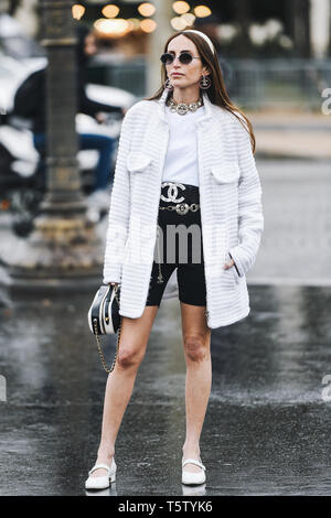 Paris, Frankreich - 5. März 2019: Street Style Outfit - Loulou De Saison vor einer Fashion Show in Paris Fashion Week - PFWFW 19. Stockfoto