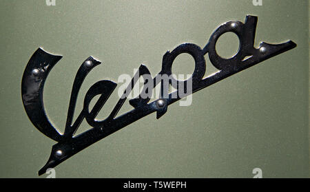 Moto d'epoca Vespa 125 U Seitenwagen. Scooter. Marchio-ospitalità. Marca: Piaggio modello: Vespa 125 U Seitenwagen nazione: Italia - Genova - Pontedera anno: Stockfoto