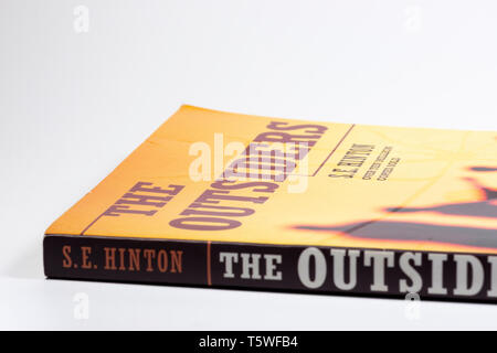 Schließen Sie herauf Bild der Außenseiter Buch von SE Hinton Stockfoto
