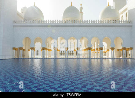 Scheich Zayed Bin Sultan Al Nahyan Moschee in Abu Dhabi, Vereinigte Arabische Emirate, Naher Osten Stockfoto