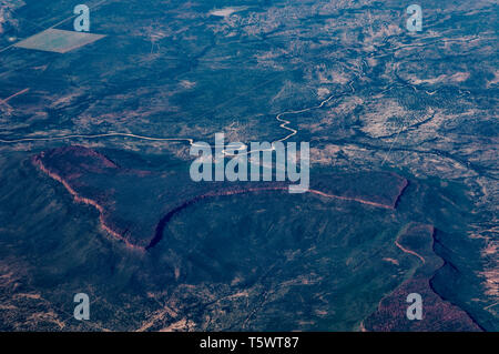 Blick auf das Waterberg Plateau auf einem Flug von Frankfurt nach Windhoek mit Air Namibia, Otjiwarongo District, Otjozondjupa Region, Namibia Stockfoto