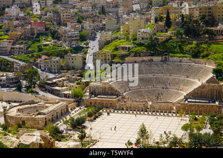 Erhöhter Blick auf das römische Theater in Amman, Jordanien. Stockfoto