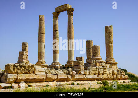 Zitadelle von Amman komplexe oder Jabal al-Qal'a und Ruinen des Herkules Tempel, Amman, Jordanien. Stockfoto