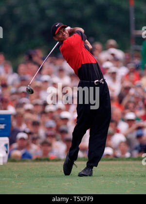 Tiger Woods in Aktion am Doral Ryder gold Meisterschaft am Doral Country Club in Miaqmi, Florida im Jahre 1998. Stockfoto