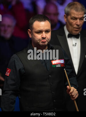 Stephen Maguire bei Tag acht Der2019 Betfred Weltmeisterschaft an den Tiegel, Sheffield. Stockfoto