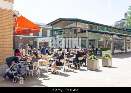 Outdoor Dining, Comptoir Libanais Cafe, Herzog von York Square, Chelsea, Royal Borough von Kensington und Chelsea, Greater London, England, Vereinigtes Königreich Stockfoto