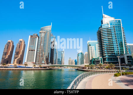 Dubai Marina ist ein künstlicher Kanal Stadt und ein Bezirk in Dubai in den VEREINIGTEN ARABISCHEN EMIRATEN Stockfoto