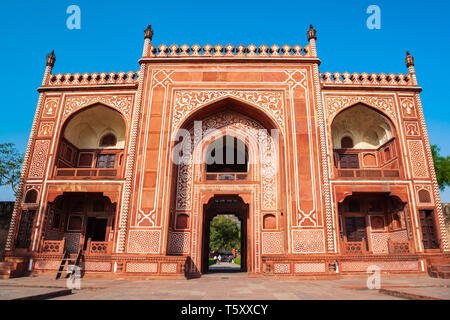 Grabmal des Itimad-ud-Daulah oder Itimad ud-Daulah Maqbara ist ein mughal Mausoleum in der Stadt Agra, Uttar Pradesh, Indien Stockfoto