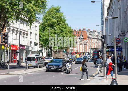 High Street Kensington, Kensington, Royal Borough von Kensington und Chelsea, Greater London, England, Vereinigtes Königreich Stockfoto