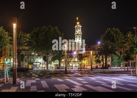 Nizza, Frankreich - 07 Juli, 2015: Tour de l'Horloge in Nizza, Frankreich. Nachtansicht Stockfoto