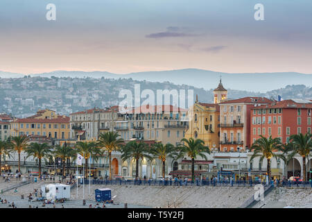 Nizza, Frankreich - 06. JULI 2015: Architektur entlang der Promenade des Anglais Stockfoto