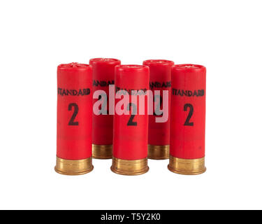 Red shotgun Shells isoliert auf Weiss. Stockfoto