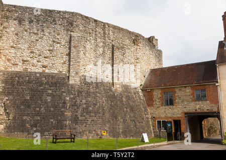 Eingangstor Weg / Gate house in den Hof, Shell halten und Bishops Palace Farnham Castle, Castle Hill. Farnham (108) Stockfoto