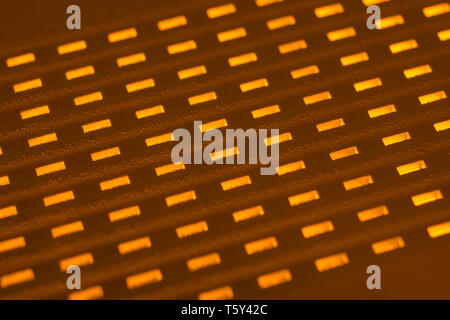 Abstraktes regelmäßiges Lattikmuster. Metapher Uniform, Uniformiy, die Parallel-Ökonomie-Metapher. Stockfoto