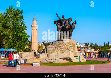 ANTALYA, Türkei - September 14, 2014: Platz der Republik ist ein Hauptplatz in Antalya Altstadt oder Kaleici in der Türkei Stockfoto