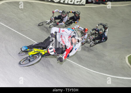 Manchester, Großbritannien. 27.April 2019, nationale Radfahren Centre, Manchester, England; UCI BMX Supercross-WM, Tag 1; Kye Whyte führt eine Wärme, die er zu gewinnen. Stockfoto