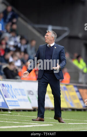 SWANSEA, WALES 27. April Hull City Manager Nigel Adkins während der Sky Bet Championship Match zwischen Swansea City und Hull City in der Liberty Stadium, Swansea am Samstag, 27. April 2019. (Credit: Jeff Thomas | MI Nachrichten) nur die redaktionelle Nutzung, eine Lizenz für die gewerbliche Nutzung erforderlich. Keine Verwendung in Wetten, Spiele oder einer einzelnen Verein/Liga/player Publikationen. Foto darf nur für Zeitung und/oder Zeitschrift redaktionelle Zwecke verwendet werden. Credit: MI Nachrichten & Sport/Alamy leben Nachrichten Stockfoto