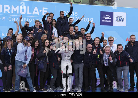 Paris, Frankreich. 27 Apr, 2019. Der Gewinner Team Audi e-tron Virgin Racing Sieger der E-Prix von Paris Formel-E an Invalides - Paris - Frankreich Quelle: Pierre Stevenin/ZUMA Draht/Alamy leben Nachrichten Stockfoto