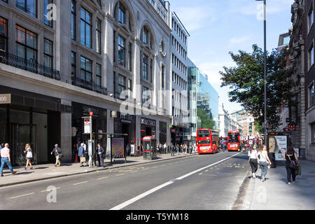 New Oxford Street, Bloomsbury, Camden, London Borough von Greater London, England, Vereinigtes Königreich Stockfoto