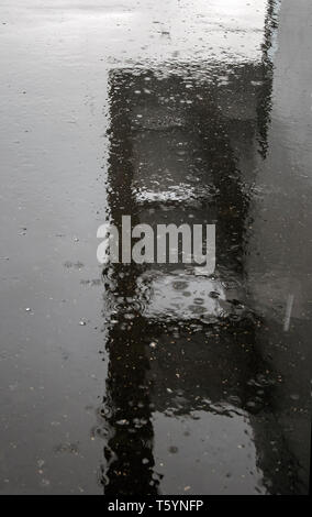 GLASGOW, Schottland - 27 April 2019: Eine abstrakte Nahaufnahme der Emirate Arena an einem regnerischen Tag. Stockfoto