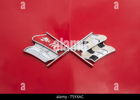 Auto Emblem oder Logo auf einem Roten 1971 Ford GMC Chevrolet Corvette zu einem Classic Motor Fahrzeug zeigen in Großbritannien Stockfoto