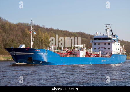 Bitumen, Öl- und Chemikalientanker tanker STELLA JUNGFRAU von Tarbit Versand im Nord-Ostsee-Kanal Stockfoto