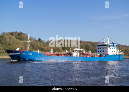 Bitumen, Öl- und Chemikalientanker tanker STELLA JUNGFRAU von Tarbit Versand im Nord-Ostsee-Kanal Stockfoto