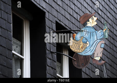 Wein Verkäufer Shop anmelden - Honfleur - Calvados - Frankreich Stockfoto