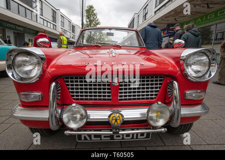 Rot 1966 Triumph Herald 1200 Oldtimer cabrio Auto an einem Classic Motor Fahrzeug zeigen in Großbritannien Stockfoto