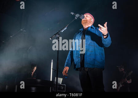 Manchester, Großbritannien. 28. April 2019. Tom Walker, die in der Ausverkauften Manchester Academyn seine UK-Tour, manchesterl 28/04/2019 Stockfoto