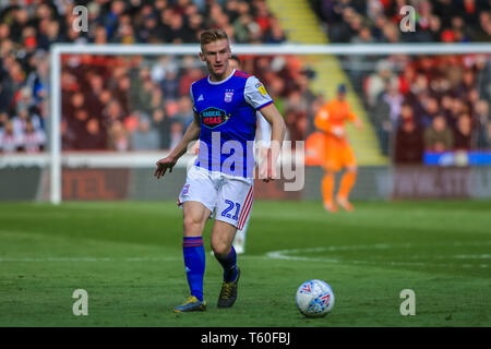 27.April 2019, Bramall Lane, Sheffield, England; Sky Bet Meisterschaft, Sheffield United vs Ipswich Town; Flynn Downes (21) von Ipswich mit der Kugel Credit: Craig Milner/News Bilder der Englischen Football League Bilder unterliegen DataCo Lizenz Stockfoto