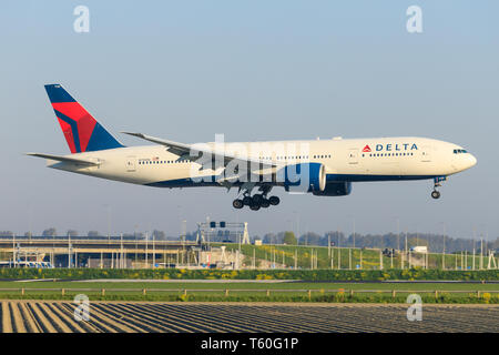 Amsterdam/Niederlande Mai 26, 2019: Delta Boeing 777 der letzte Flug am Flughafen Amsterdam. Stockfoto