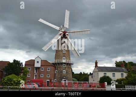 Maud Foster Windmühle, Boston, Lincolnshire, Großbritannien. Eine Mühle, die als mit alten Methoden der Produktion Geschäft läuft Stockfoto