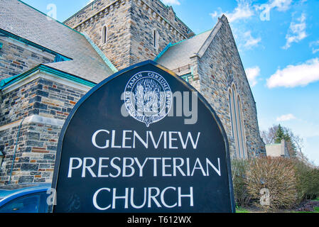 Toronto, Kanada - 4 April, 2019: Glenview Presbyterianischen Kirche entfernt auf der Yonge Street in Toronto Midtown Stockfoto