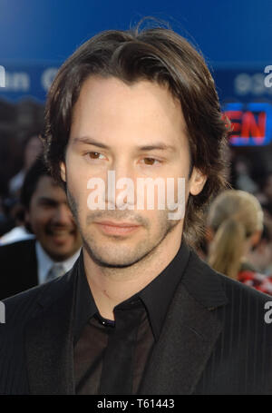 Keanu Reeves am Los Angeles Premiere von Warner Bros. "Matrix Reloaded", gehalten an der Mann Dorf Theater in Westwood, CA. Die Veranstaltung fand am Mittwoch, den 7. Mai 2003. Foto von: SBM/PictureLux Datei Referenz # 33790 2033 SBMPLX Stockfoto