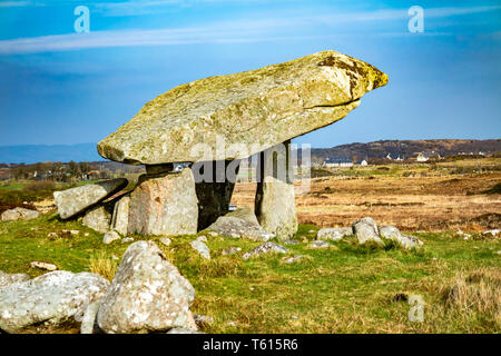 Die Kilclooney Dolmen ist neolithischen Denkmal zurück zu 4000 dating bis 3000 v. Chr. von Ardara und Portnoo im County Donegal, Irland. Stockfoto